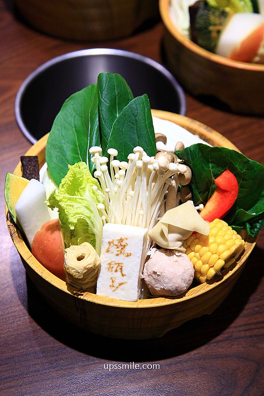 台中北屯美食【燒瓶子大肆鍋物台中北屯店】台中自助吧吃到飽個人鴛鴦鍋,台中宵夜美食 台中北屯美食【燒瓶子大肆鍋物台中北屯店】台中自助吧吃到飽個人鴛鴦鍋,台中宵夜美食