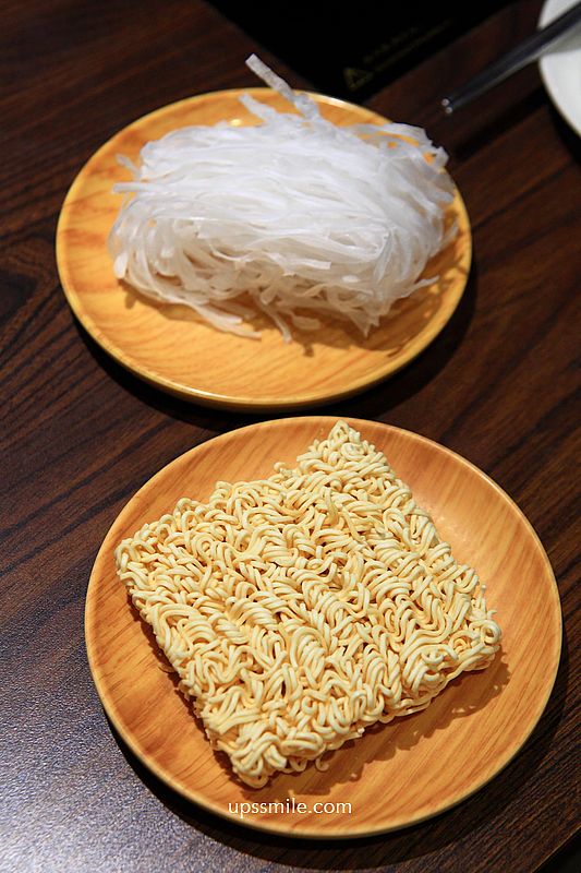 台中北屯美食【燒瓶子大肆鍋物台中北屯店】台中自助吧吃到飽個人鴛鴦鍋,台中宵夜美食 台中北屯美食【燒瓶子大肆鍋物台中北屯店】台中自助吧吃到飽個人鴛鴦鍋,台中宵夜美食