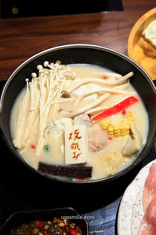 台中北屯美食【燒瓶子大肆鍋物台中北屯店】台中自助吧吃到飽個人鴛鴦鍋,台中宵夜美食 台中北屯美食【燒瓶子大肆鍋物台中北屯店】台中自助吧吃到飽個人鴛鴦鍋,台中宵夜美食