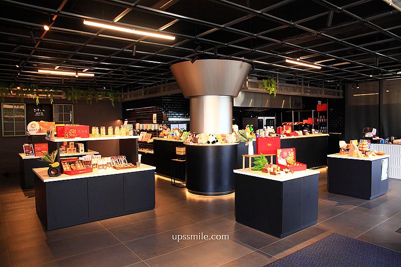 南投景點【日月町複合式商場】國道6號最美休息驛站純白建築， TSUTAYA BOOKSTORE蔦屋日月町店