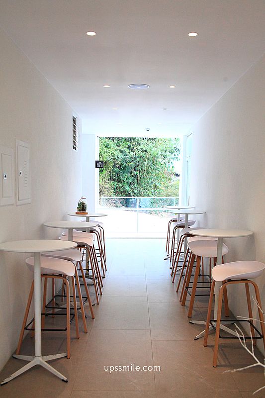 南投景點【日月町複合式商場】國道6號最美休息驛站純白建築， TSUTAYA BOOKSTORE蔦屋日月町店