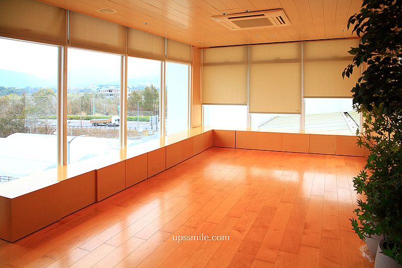 南投景點【日月町複合式商場】國道6號最美休息驛站純白建築， TSUTAYA BOOKSTORE蔦屋日月町店