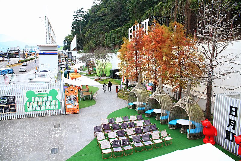 南投景點【日月町複合式商場】國道6號最美休息驛站純白建築， TSUTAYA BOOKSTORE蔦屋日月町店