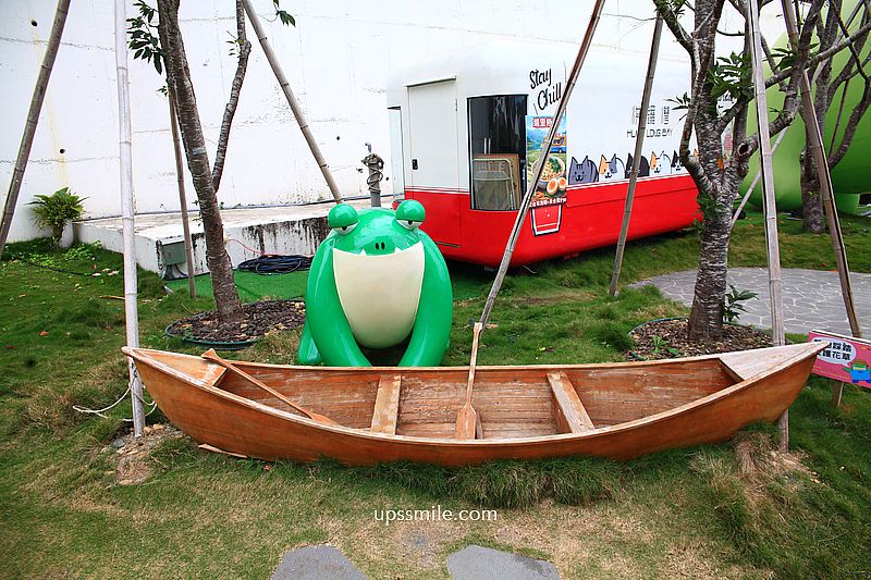 南投景點【日月町複合式商場】國道6號最美休息驛站純白建築， TSUTAYA BOOKSTORE蔦屋日月町店