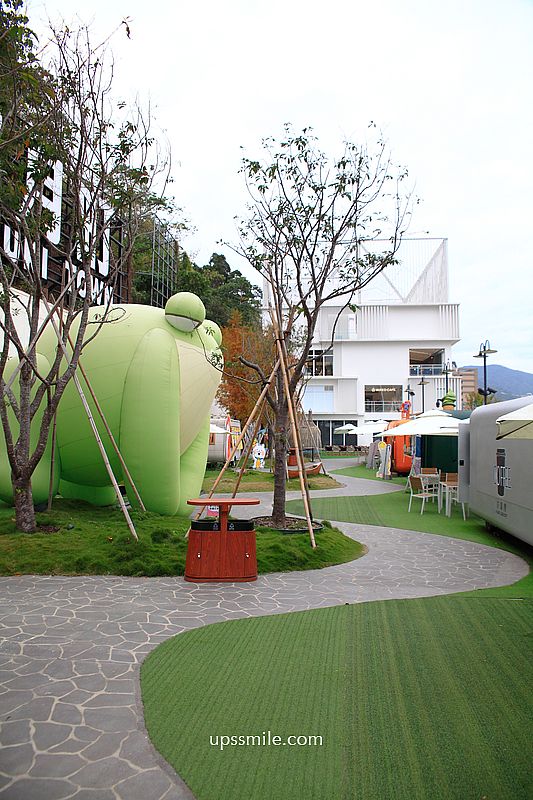 南投景點【日月町複合式商場】國道6號最美休息驛站純白建築， TSUTAYA BOOKSTORE蔦屋日月町店