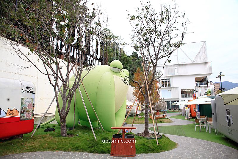 南投景點【日月町複合式商場】國道6號最美休息驛站純白建築， TSUTAYA BOOKSTORE蔦屋日月町店