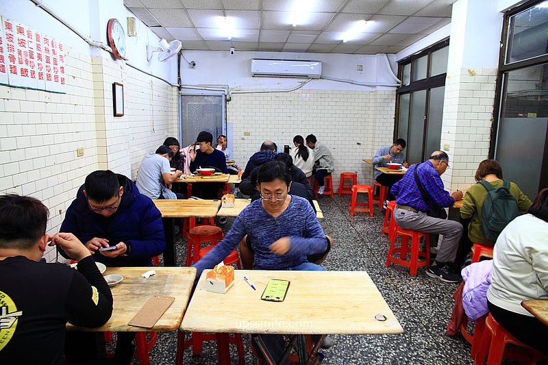 台中北屯美食【老向的店】天天排隊巨無霸碗公麵,台中北平路傳奇麵店 台中北屯美食【老向的店】天天排隊巨無霸碗公麵,台中北平路傳奇麵店