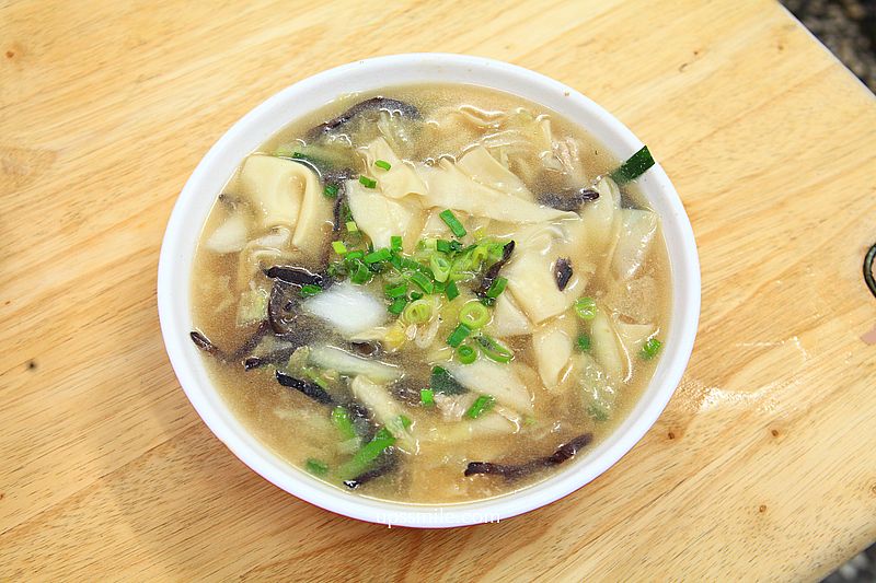 台中北屯美食【老向的店】天天排隊巨無霸碗公麵,台中北平路傳奇麵店 台中北屯美食【老向的店】天天排隊巨無霸碗公麵,台中北平路傳奇麵店