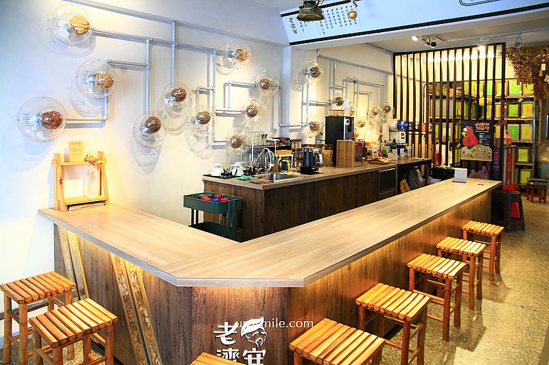 萬華青草茶【老濟安Healing Herbar】傳承三代草藥文化飲料吧天然草本茶店