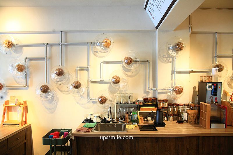 萬華青草茶【老濟安Healing Herbar】傳承三代草藥文化飲料吧天然草本茶店