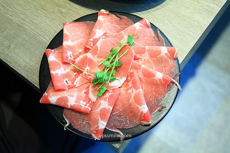 土城火鍋【熟度精緻鍋物土城學士店】必吃北海道札幌辛味噌湯造型熊熊湯底、蒜香鮮蛤蠣湯爆炒