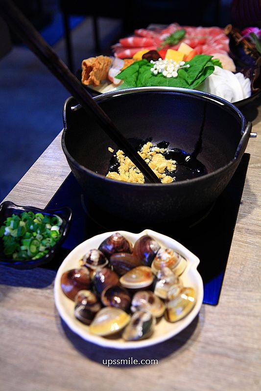 土城火鍋【熟度精緻鍋物土城學士店】必吃北海道札幌辛味噌湯造型熊熊湯底、蒜香鮮蛤蠣湯爆炒