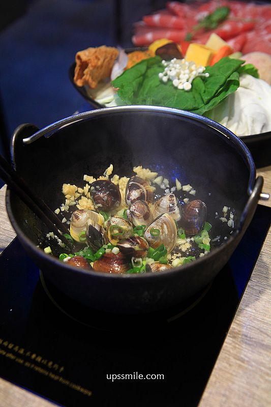 土城火鍋【熟度精緻鍋物土城學士店】必吃北海道札幌辛味噌湯造型熊熊湯底、蒜香鮮蛤蠣湯爆炒