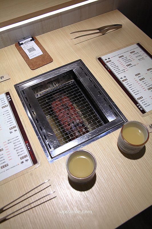 桃園美食【燒島屋燒肉】桃園一人燒肉料理餐廳，有雞湯與飲料喝到飽