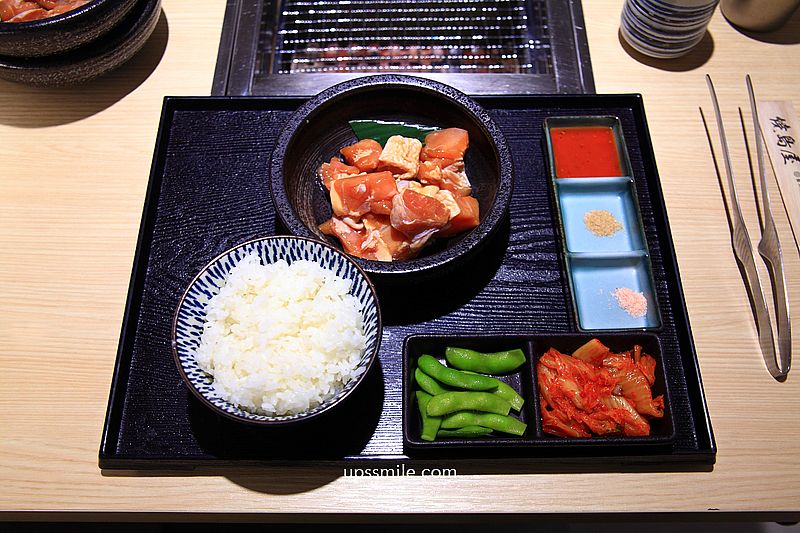 桃園美食【燒島屋燒肉】桃園一人燒肉料理餐廳，有雞湯與飲料喝到飽
