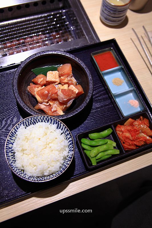 桃園美食【燒島屋燒肉】桃園一人燒肉料理餐廳，有雞湯與飲料喝到飽