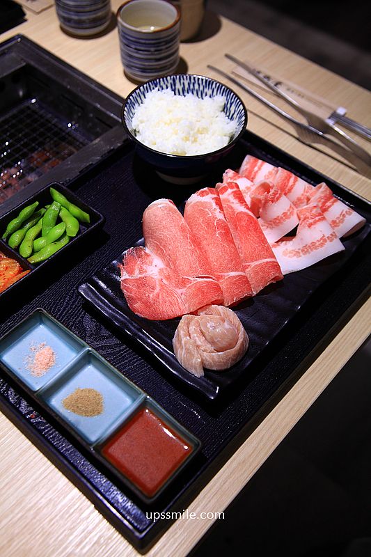 桃園美食【燒島屋燒肉】桃園一人燒肉料理餐廳，有雞湯與飲料喝到飽