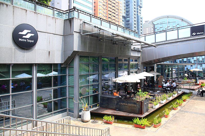 路易莎大安森林公園店【北捷咖啡大安森林店】路易莎森林系玻璃屋不限時咖啡廳