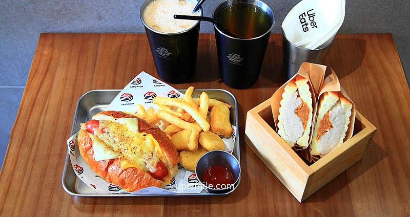 板橋早午餐【肉sandwich板橋新埔店】必吃銷魂起司德腸堡與芋泥肉鬆三明治 @upssmile向上的微笑萍子 旅食設影