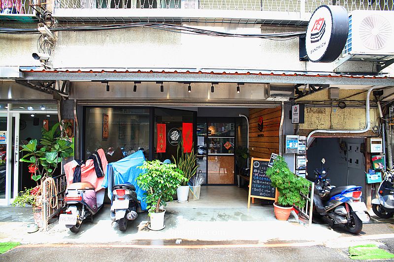 板橋早午餐【肉sandwich板橋新埔店】必吃銷魂起司德腸堡與芋泥肉鬆三明治 板橋早午餐【肉sandwich板橋新埔店】必吃銷魂起司德腸堡與芋泥肉鬆三明治