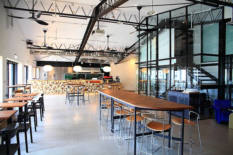 西門町戲院頂樓咖啡廳【漠杉咖啡西門店MUSAND COFFEE XIMEN】工業風混露營風不限時咖啡