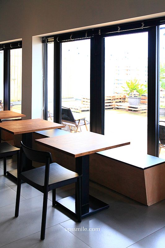 西門町戲院頂樓咖啡廳【漠杉咖啡西門店MUSAND COFFEE XIMEN】工業風混露營風不限時咖啡