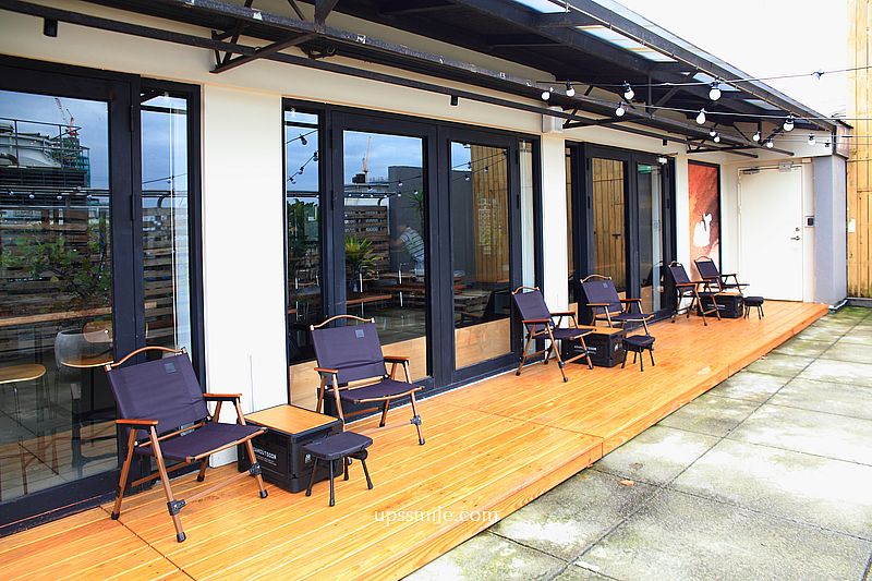 西門町戲院頂樓咖啡廳【漠杉咖啡西門店MUSAND COFFEE XIMEN】工業風混露營風不限時咖啡