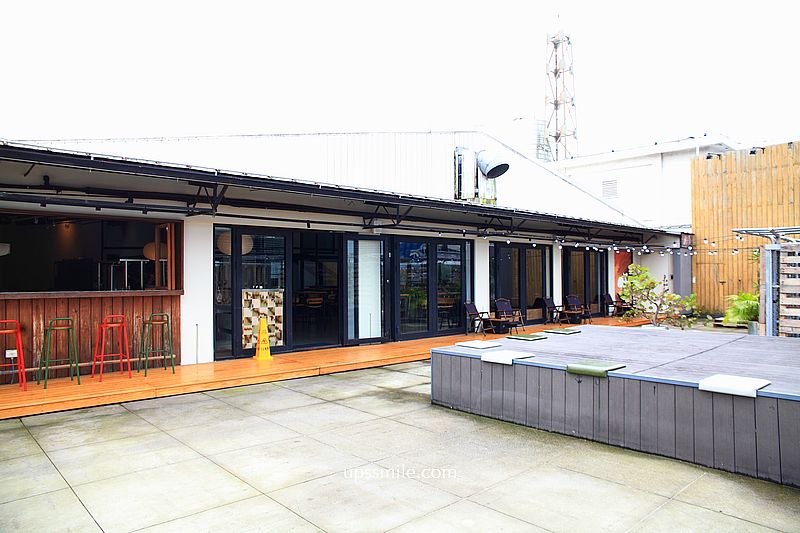 西門町戲院頂樓咖啡廳【漠杉咖啡西門店MUSAND COFFEE XIMEN】工業風混露營風不限時咖啡