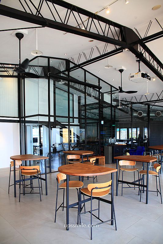 西門町戲院頂樓咖啡廳【漠杉咖啡西門店MUSAND COFFEE XIMEN】工業風混露營風不限時咖啡