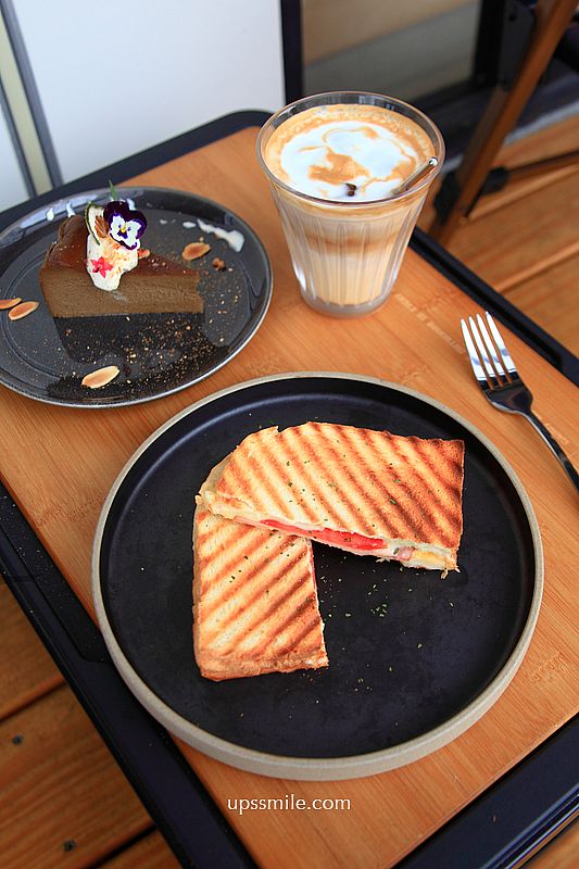 西門町戲院頂樓咖啡廳【漠杉咖啡西門店MUSAND COFFEE XIMEN】工業風混露營風不限時咖啡