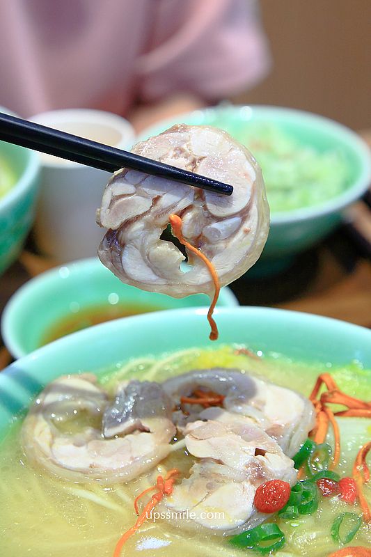 台北善導寺站美食【青嬌膠原麵館】忠青商行旗下文青風雞湯麵店與江浙菜