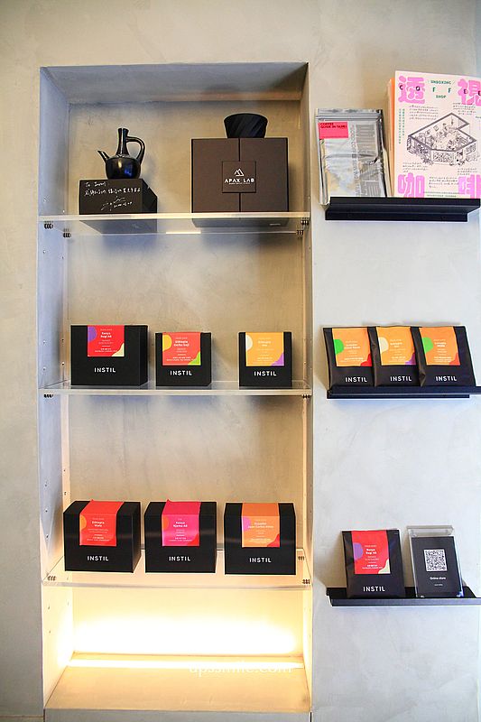 中山站咖啡廳【Instil Coffee Zhongshan中山店】主打淺焙SOE咖啡豆，黑白現代工業風不限時咖啡廳