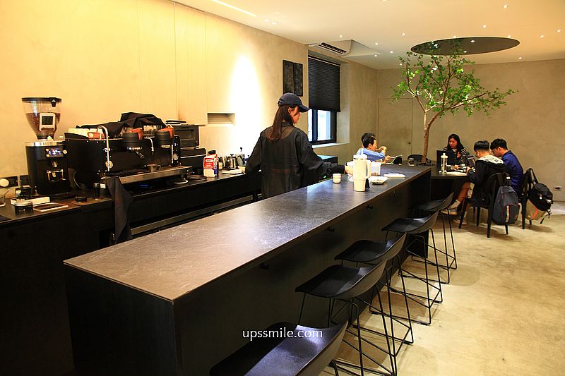 中山站咖啡廳【Instil Coffee Zhongshan中山店】主打淺焙SOE咖啡豆，黑白現代工業風不限時咖啡廳