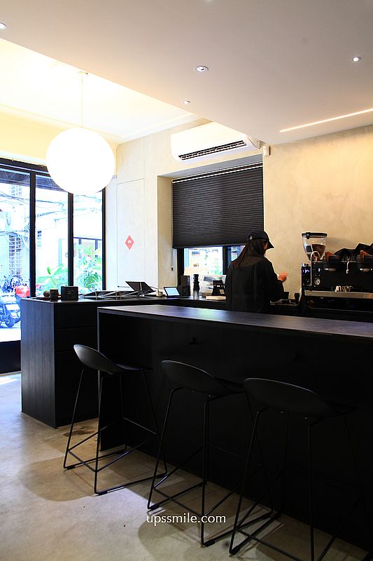 中山站咖啡廳【Instil Coffee Zhongshan中山店】主打淺焙SOE咖啡豆，黑白現代工業風不限時咖啡廳