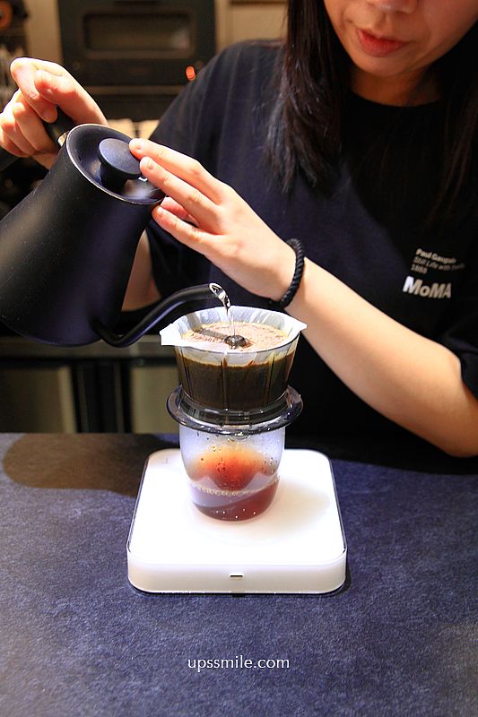 中山站咖啡廳【Instil Coffee Zhongshan中山店】主打淺焙SOE咖啡豆，黑白現代工業風不限時咖啡廳