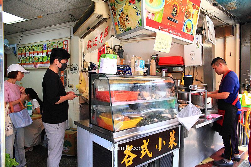 台北美食【三禾米粉湯】台大醫學院旁40年老店必吃黑白切小菜與米粉湯