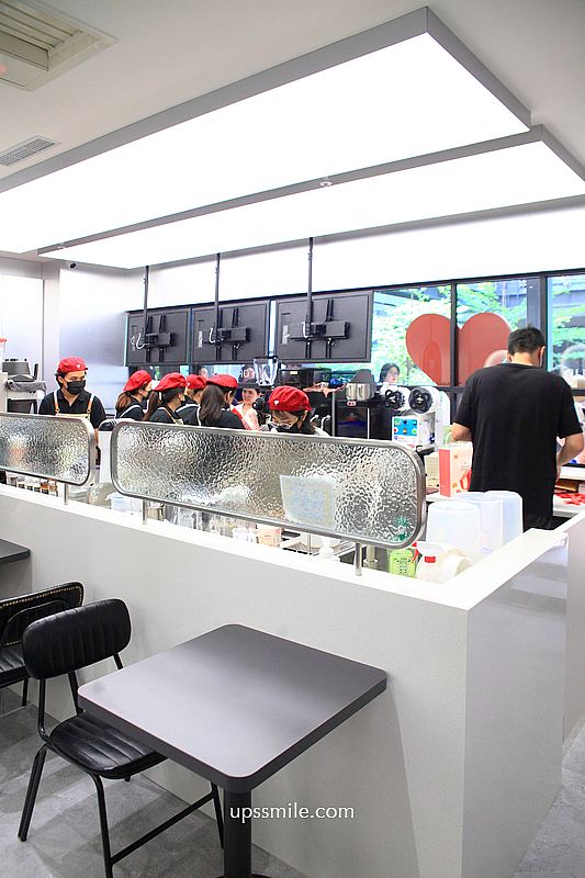 印尼咖啡插旗台灣【Kenangan Coffee凱娜克咖啡新光A11時光】必喝SOE冠軍限定咖啡、凱娜克咖啡拿鐵