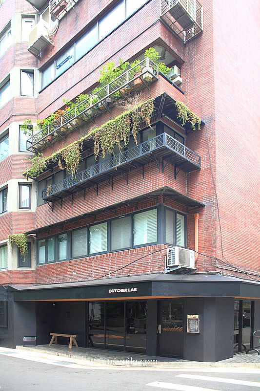 捷運科技大樓站美食【Butcher Lab by LànPéngYǒu 大安】台北500盤美式漢堡屠夫漢堡