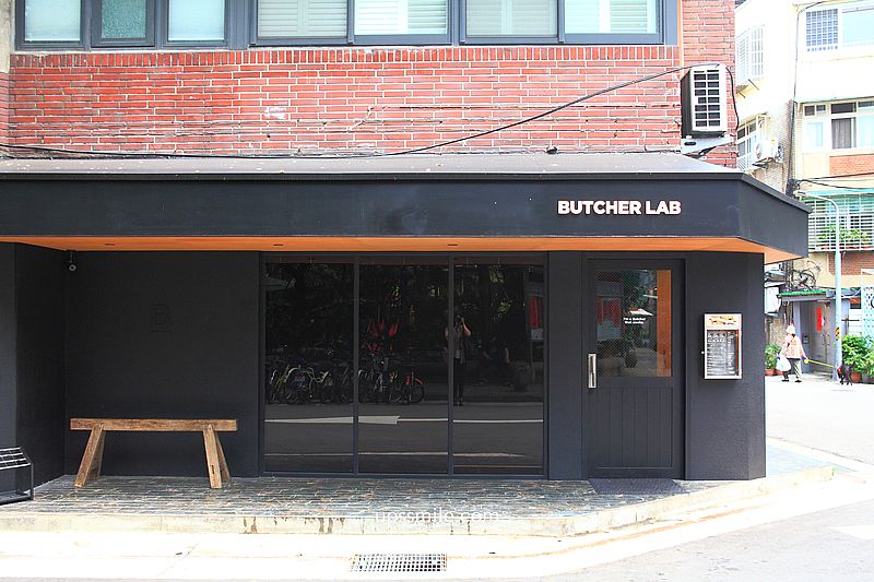 捷運科技大樓站美食【Butcher Lab by LànPéngYǒu 大安】台北500盤美式漢堡屠夫漢堡