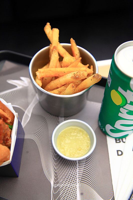 捷運科技大樓站美食【Butcher Lab by LànPéngYǒu 大安】台北500盤美式漢堡屠夫漢堡