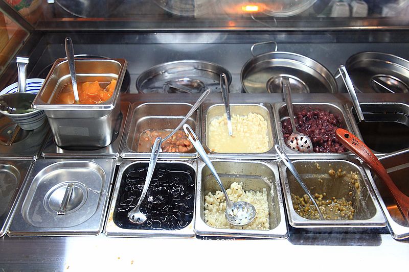 大稻埕美食【導演的豆花店】迪化街老宅文青風公益豆花店，必吃山梔子粉粿、地瓜芋頭粉圓豆花