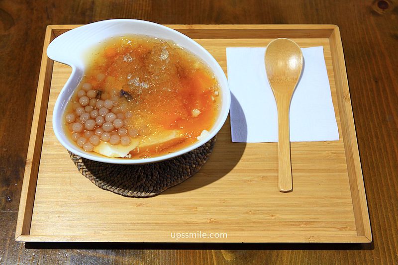 大稻埕美食【導演的豆花店】迪化街老宅文青風公益豆花店，必吃山梔子粉粿、地瓜芋頭粉圓豆花