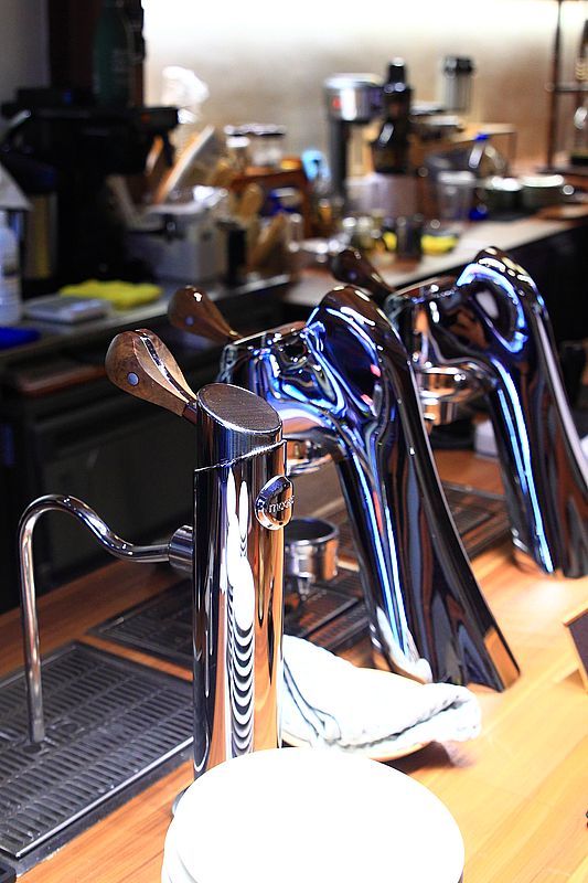 大稻埕老宅咖啡廳【ALL DAY ROASTING COMPANY大稻埕店】迪化街百年街屋古宅巴洛克建築