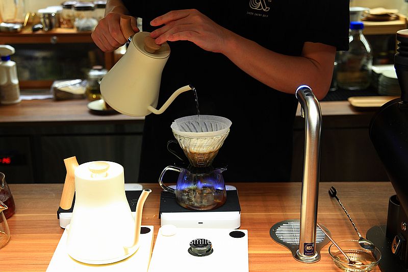 大稻埕老宅咖啡廳【ALL DAY ROASTING COMPANY大稻埕店】迪化街百年街屋古宅巴洛克建築