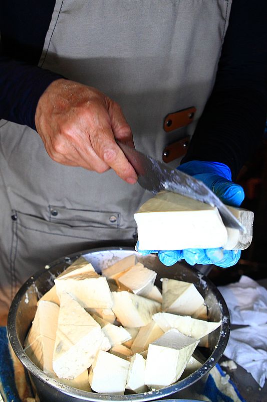 寧夏夜市美食【瑪吉臭豆腐】外國人讚賞的台北臭豆腐