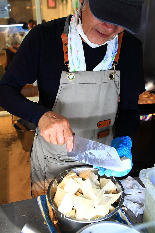 寧夏夜市美食【瑪吉臭豆腐】外國人讚賞的台北臭豆腐