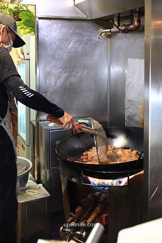 寧夏夜市美食【瑪吉臭豆腐】外國人讚賞的台北臭豆腐