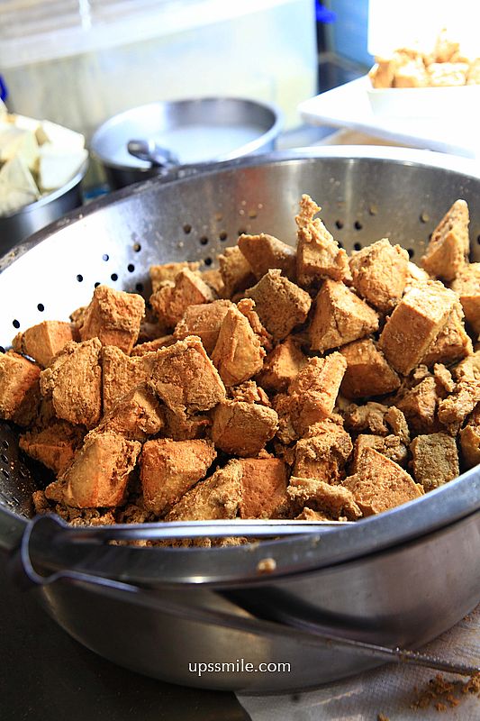 寧夏夜市美食【瑪吉臭豆腐】外國人讚賞的台北臭豆腐