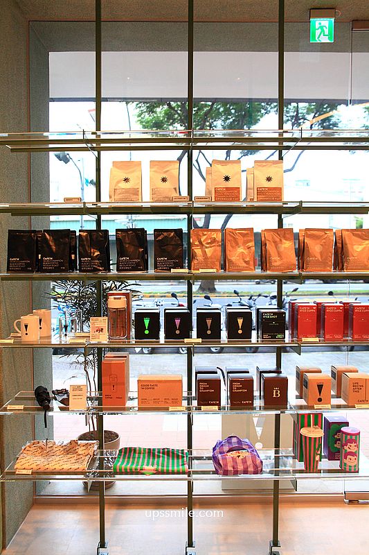台中早午餐咖啡廳【CAFE!N硬咖啡台中國資圖門市】台中兩層樓絕美不限時咖啡廳