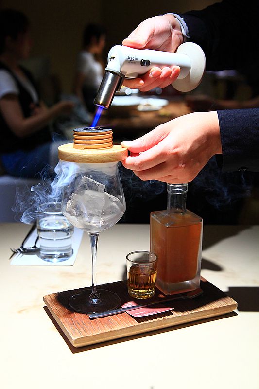 台中美食【嵩sung台中美村】珊瑚紅洞穴空間創意台中餐酒館,台中慶生約會餐廳 台中美食【嵩sung台中美村】珊瑚紅洞穴空間創意台中餐酒館,台中慶生約會餐廳